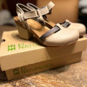 El Naturalista Leather sandals